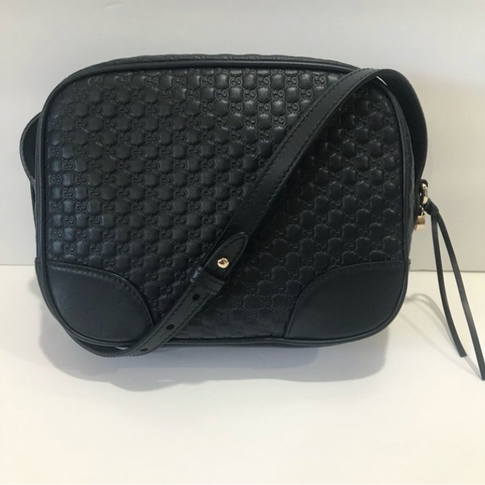 GUCCI GG BLUE Bree Microguccissima
Crossbody Camera Bag / Shoulder Bag Purse